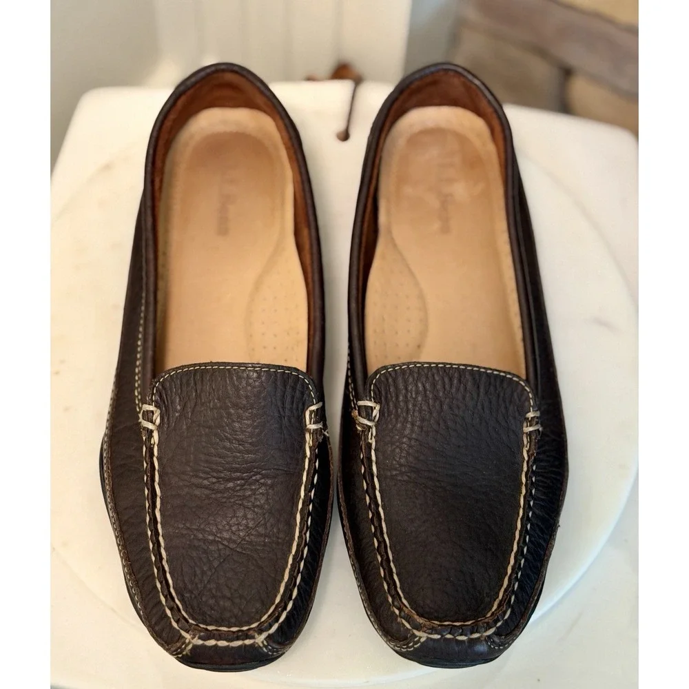 LL Bean Leather Driving Mocs Loafers Womens 9M Vibram Sole Brown Pebbled Leather